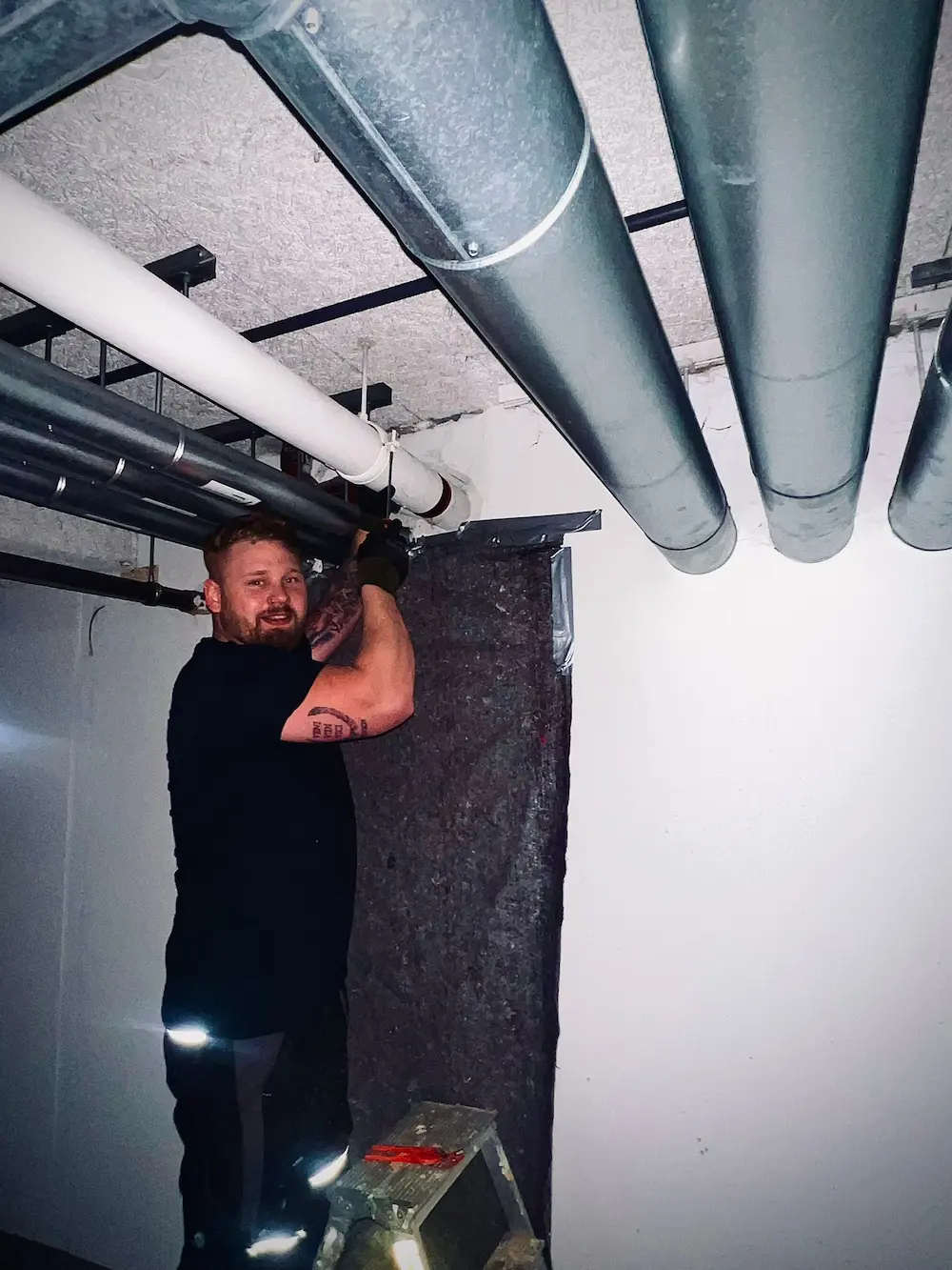 Phillip Eichhorn, Inhaber von PIPE Industries, bei der Arbeit